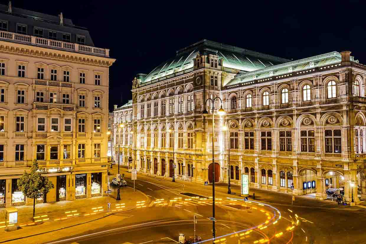 Night shot of opera building in Vienna.