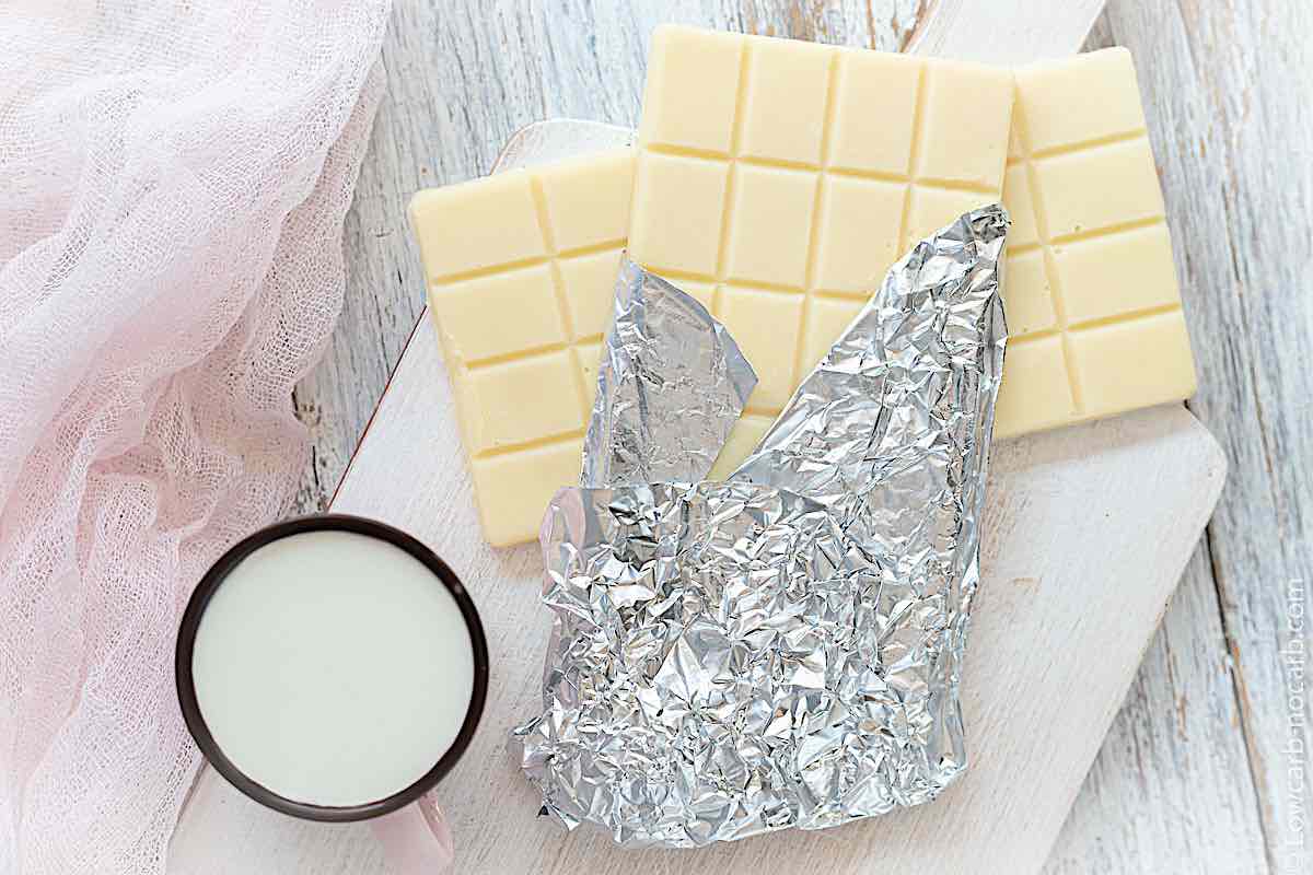 Homemade Sugar-Free White Chocolate Bar. 