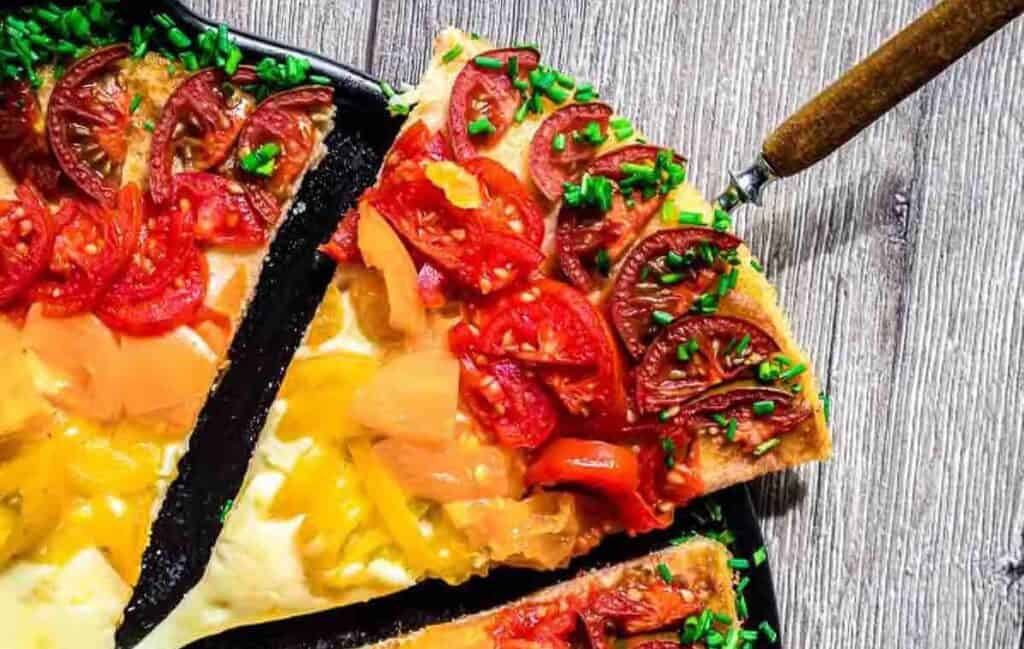 Rainbow Keto Pizza. Photo credit: Low Carb No Carb.