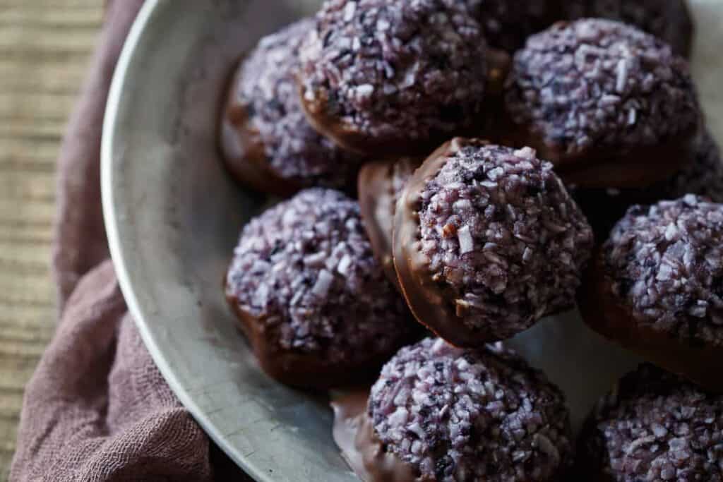 Blueberry Chocolate Macaroons