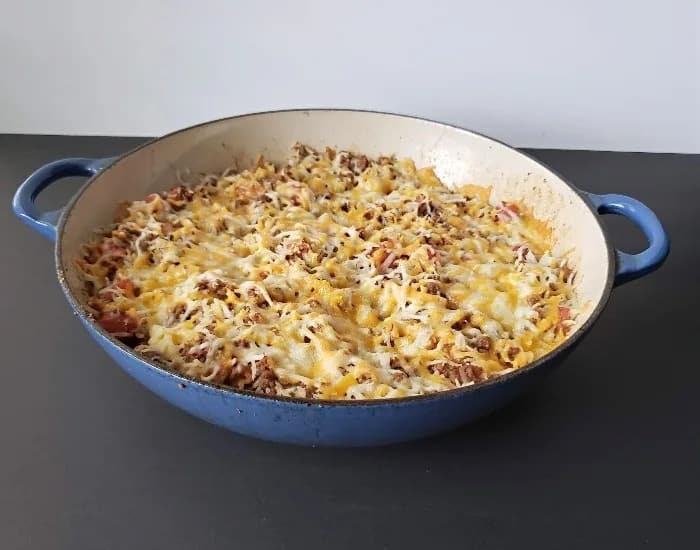 Easy Cheesy Ground Beef and Rice Casserole