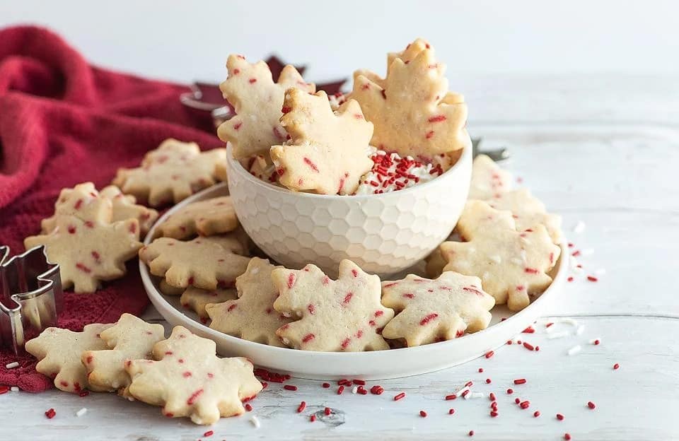 Maple Leaf Cookies