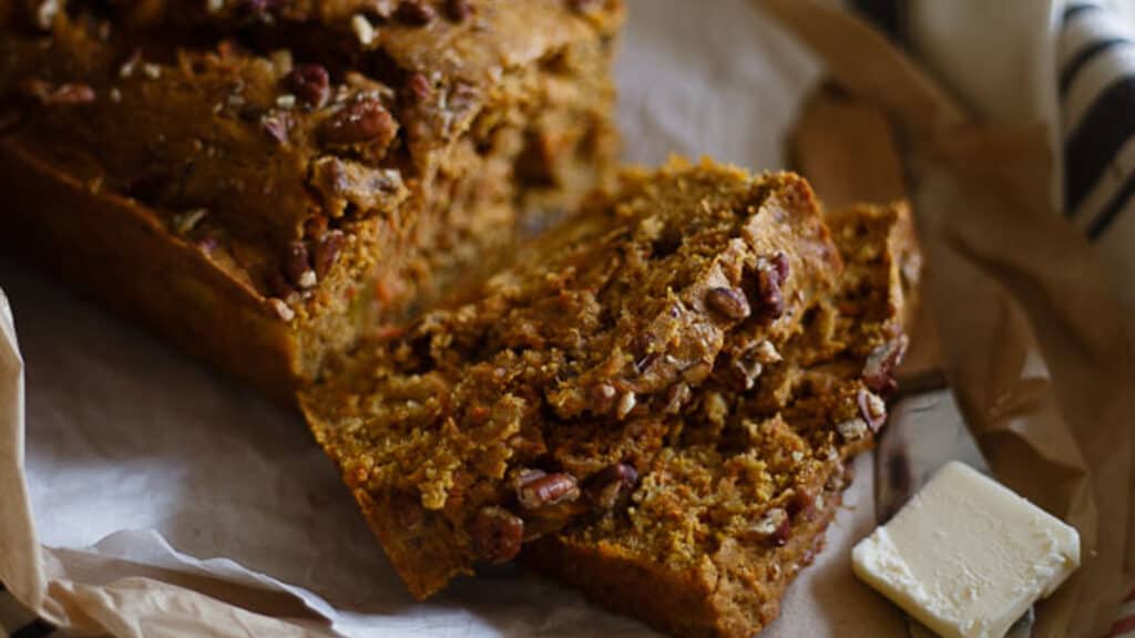 Spice bread loaf made with mango carrot juice.