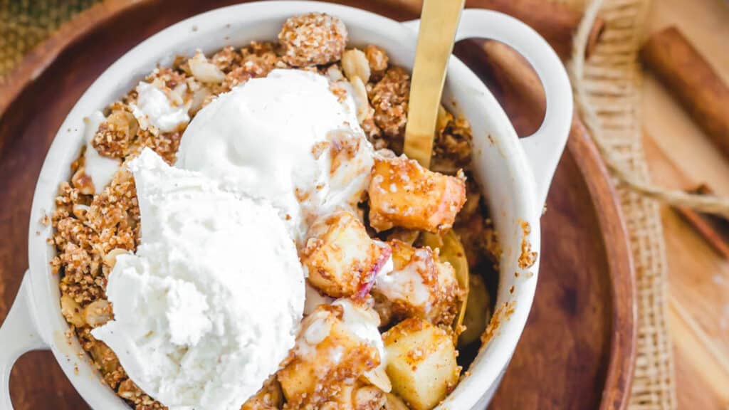 Air fryer apple crisp in individual ramekins.