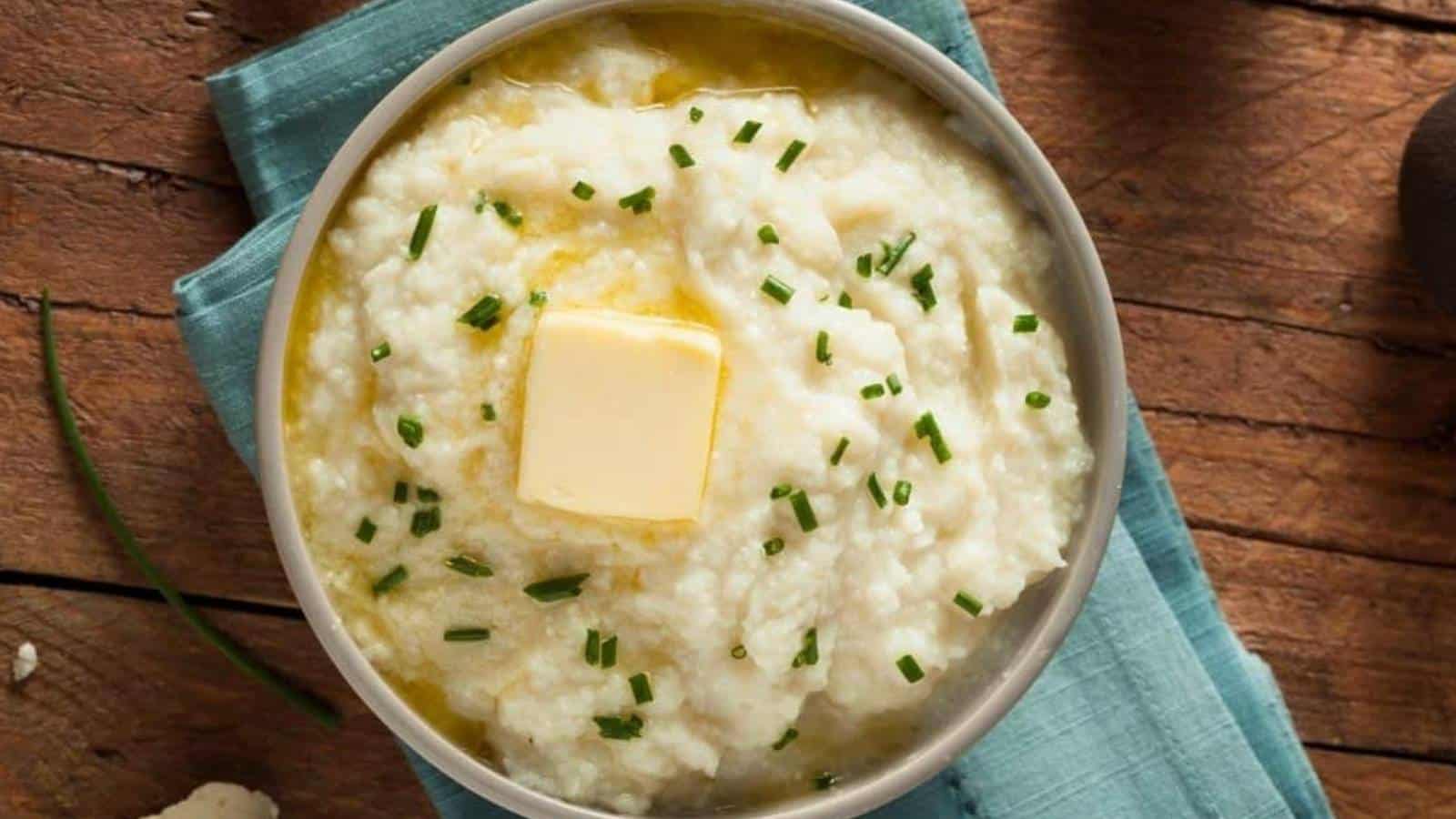 A picture of mashed cauliflower potatoes with butter.