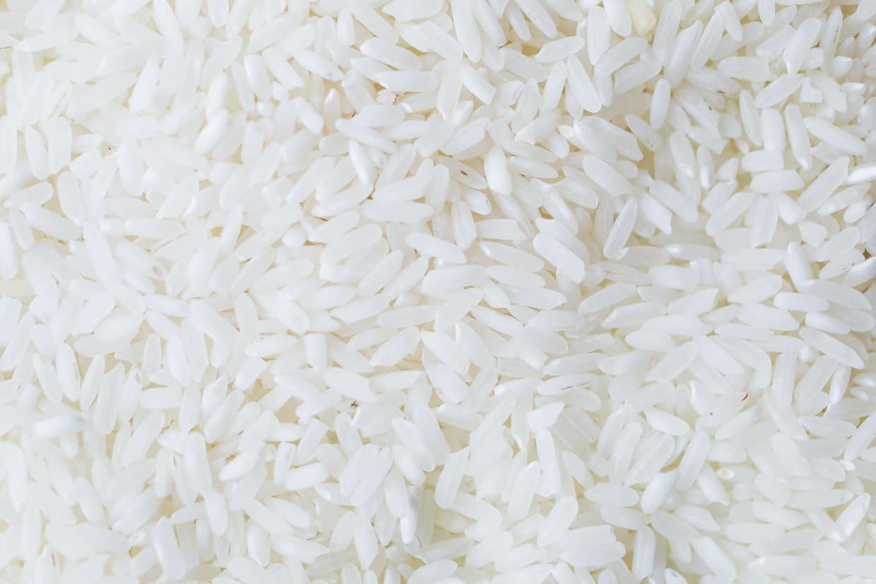Close up of white rice grains.