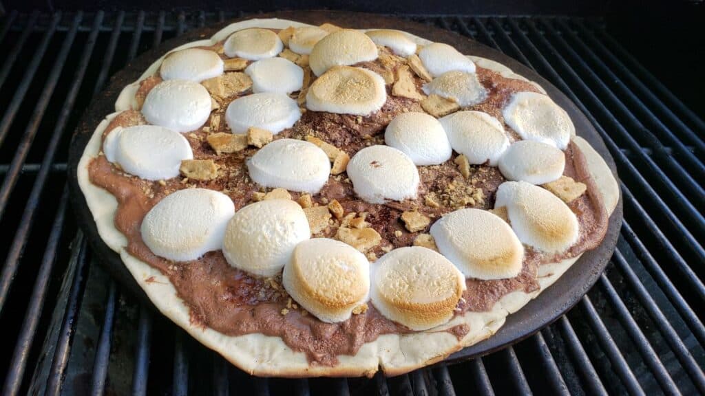 Grilled smores pizza on the grill.