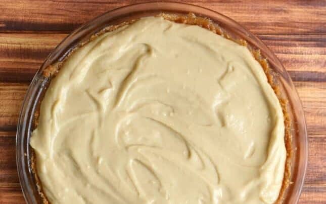 overhead of peanut butter pudding pie