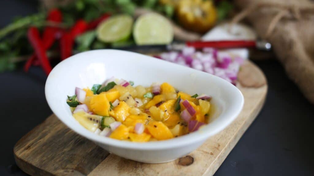 kiwi mango salsa in bowl