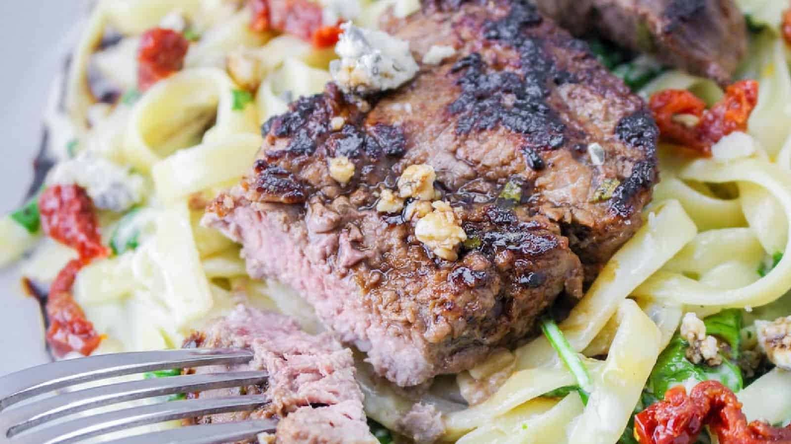 Succulent steak served with rich gorgonzola sauce, a tantalizing preview of the Copycat Olive Garden recipe, treasured by food enthusiasts everywhere.