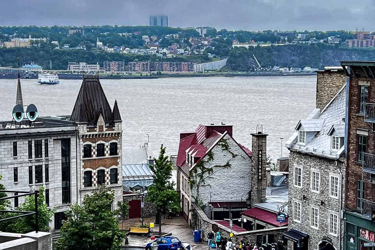 Top view of Québec city looking out over the St. Lawrence River.
