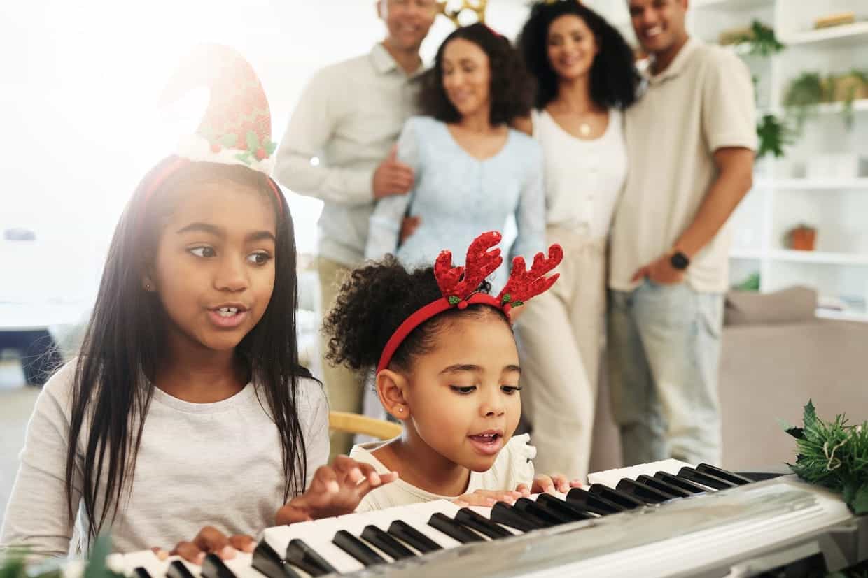 Jolly Tunes 10 Best Christmas Songs For Kids