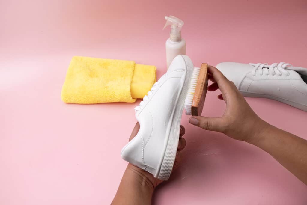 Learn how to clean your white sneakers using just a sponge and towel.