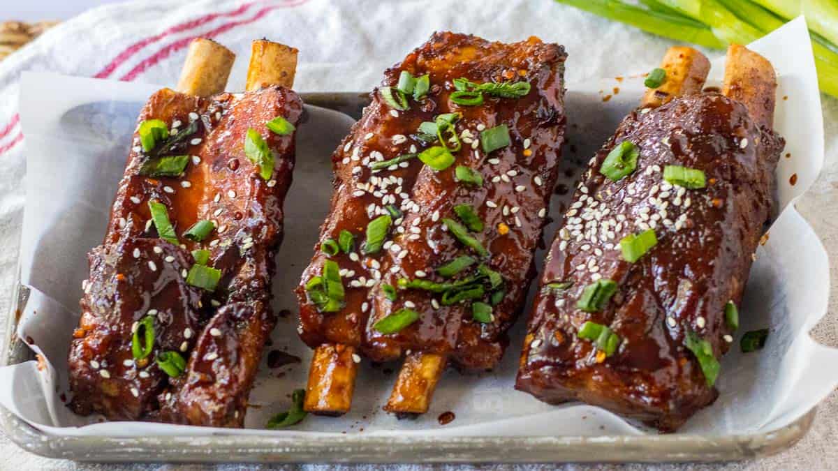 https://tastesdelicious.com/wp-content/uploads/2024/02/chinese-spare-ribs-8-3.jpg