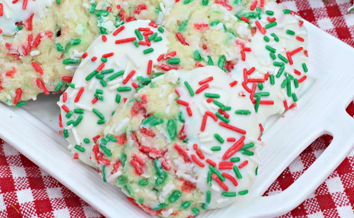 A red and green sprinkled cookie.